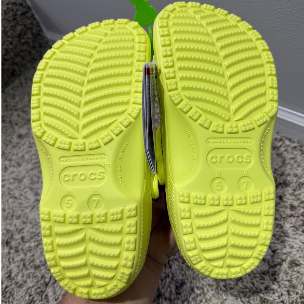 Crocs Classic Clogs Sulphur Yellow Neon Women 7 Men 5 New 10001-76U - Picture 4 of 5